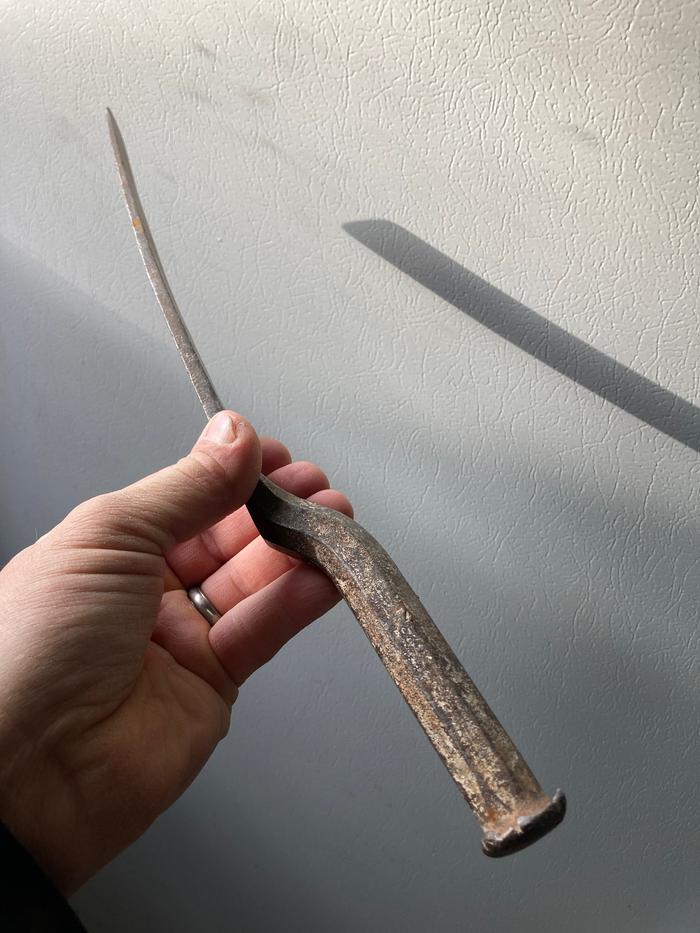 Mushroomed chisel head