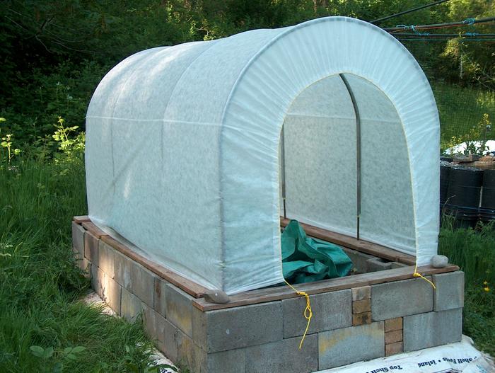 covered wagon tomato bed