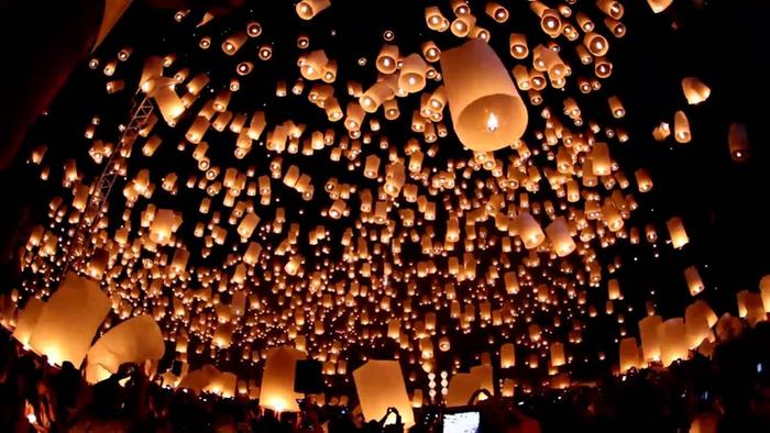 [Thumbnail for floating-lanterns-festival-thailand.jpg]