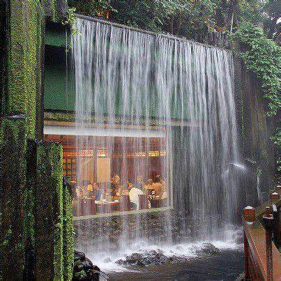 [Thumbnail for waterfall-house.jpg]