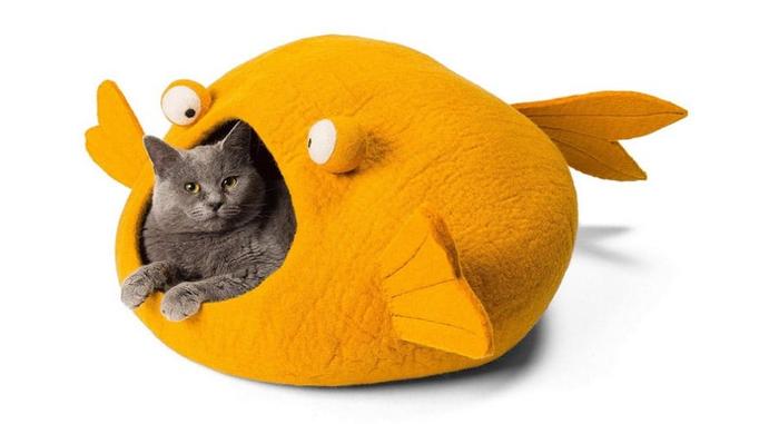 [Thumbnail for Koi-Fish-Shaped-Relaxing-Cat-Bed.jpg]