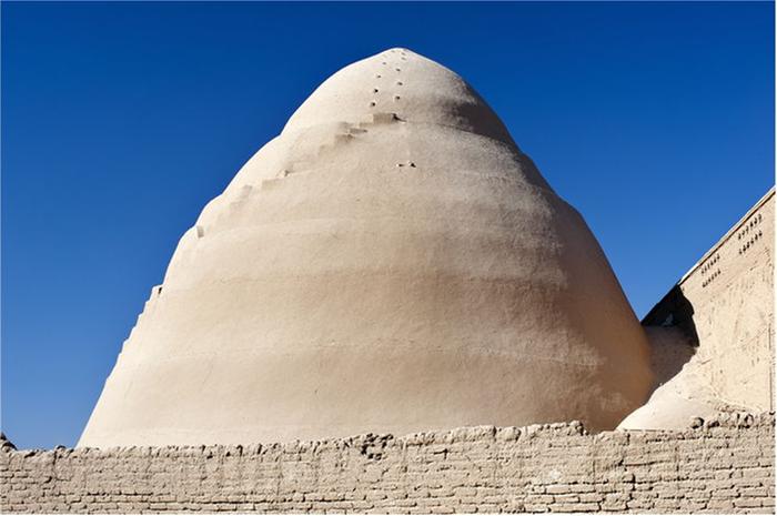 [Thumbnail for yakhchal-picture-of-ice-house-in-meybod-iran.jpg]