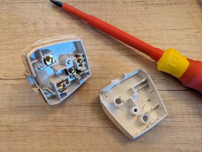 Plug taken apart