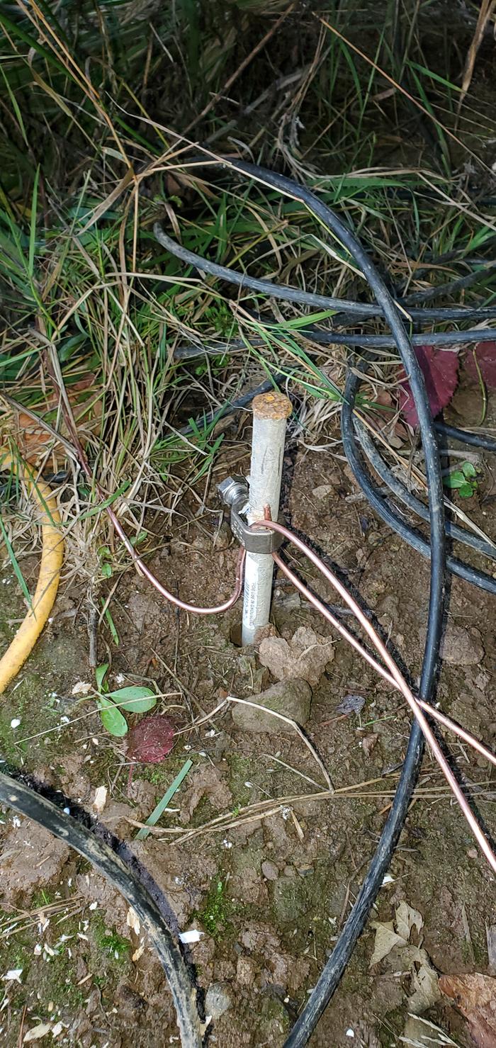 one grounding rod, the other is 6ft away