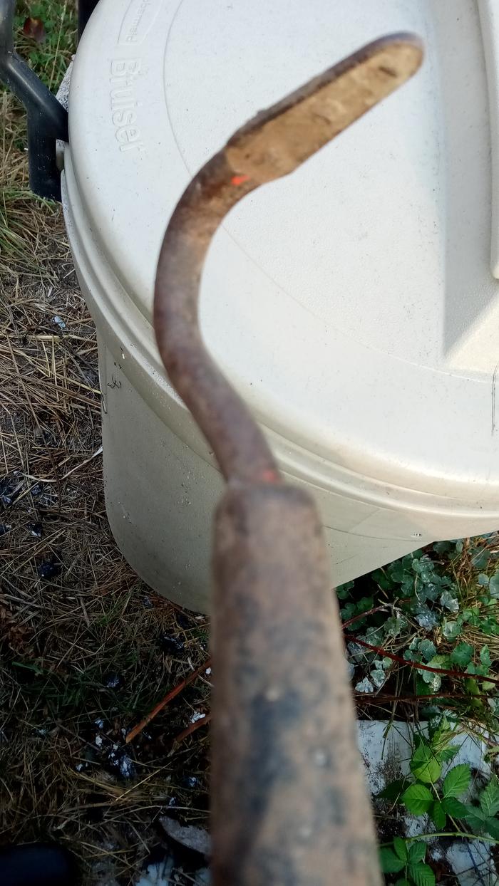 Hook tool [ broken hoe ]