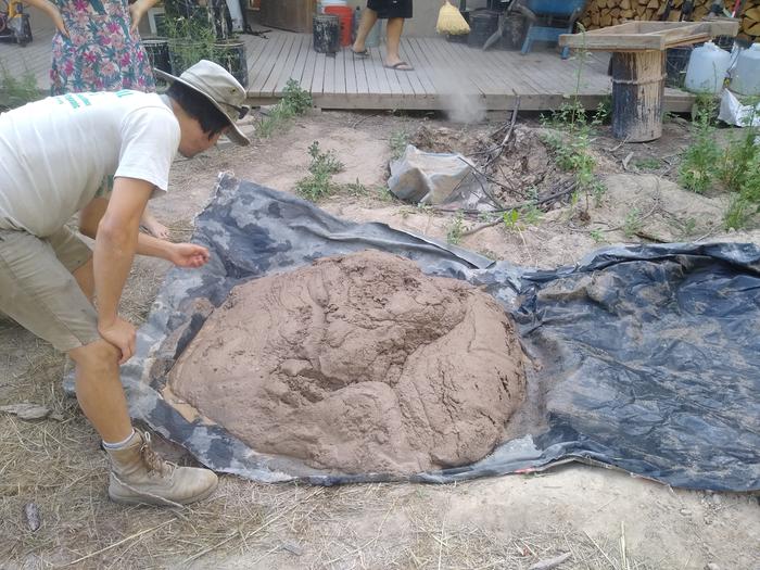 The giant cow patty aka finish cob