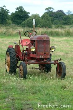 [Thumbnail for fa9eead70771eef52e738de45a9df749-old-tractors-antique-tractors.jpg]