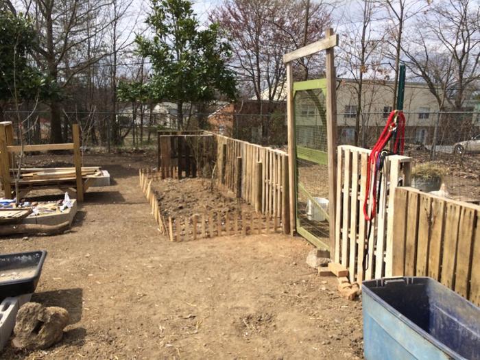 Upcycling oak pallets into a goat pen