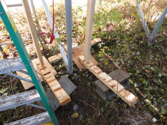 The weight of the rack with panels on it was tremendous! I had to devise this lever system to barely be able to lift it up.