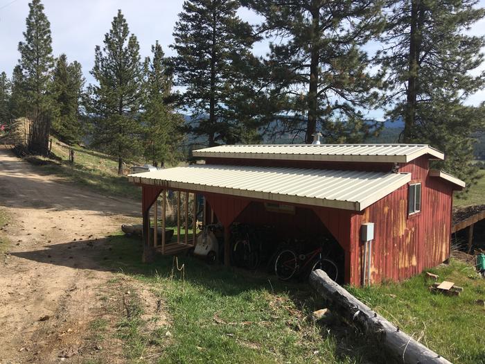 Solarium taking inspiration from red cabin lean to 