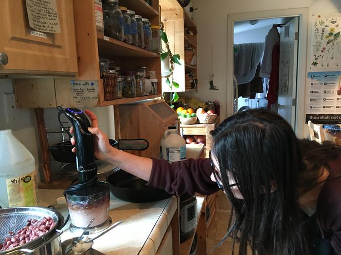 M making red bean filling