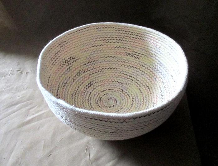 [Thumbnail for variegated-bowl-small-8.jpg]