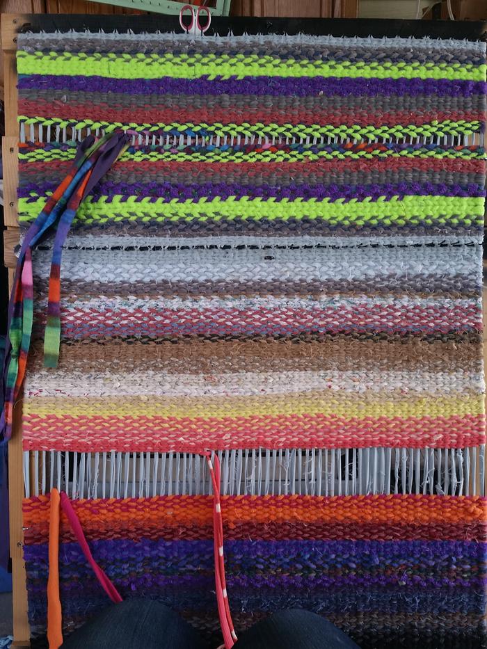 weaving on an adjustable loom