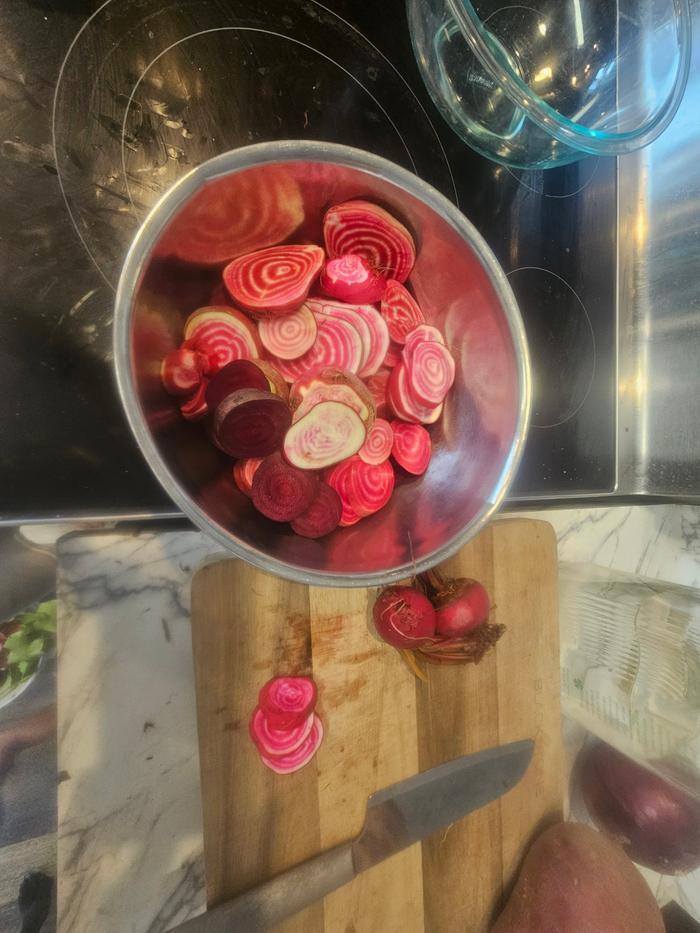 slicing beets