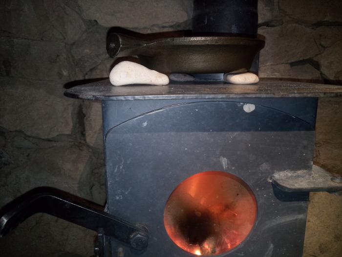 [Thumbnail for RestartCastIronSkillet_04_progress_stones-on-stove-top.jpg]