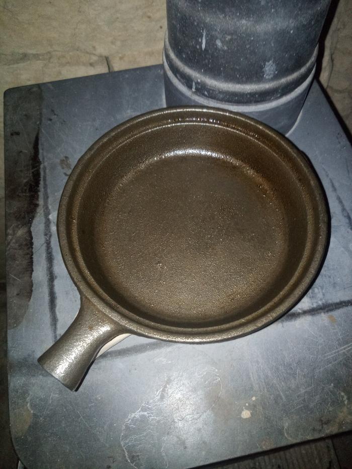 The skillet wouldn't smoke and hardly changed color!