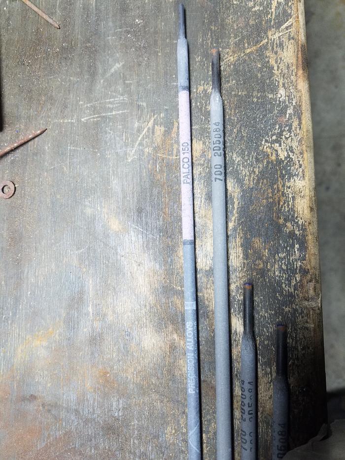 Hardfacing rods