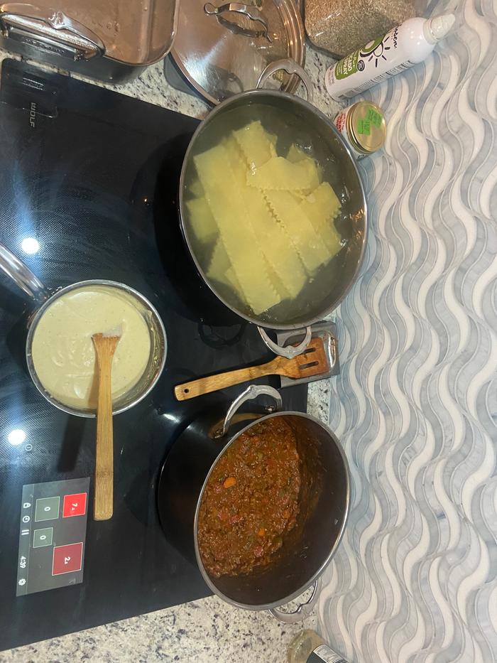 [Thumbnail for 6b_preparing-lasagna-layers.jpg]