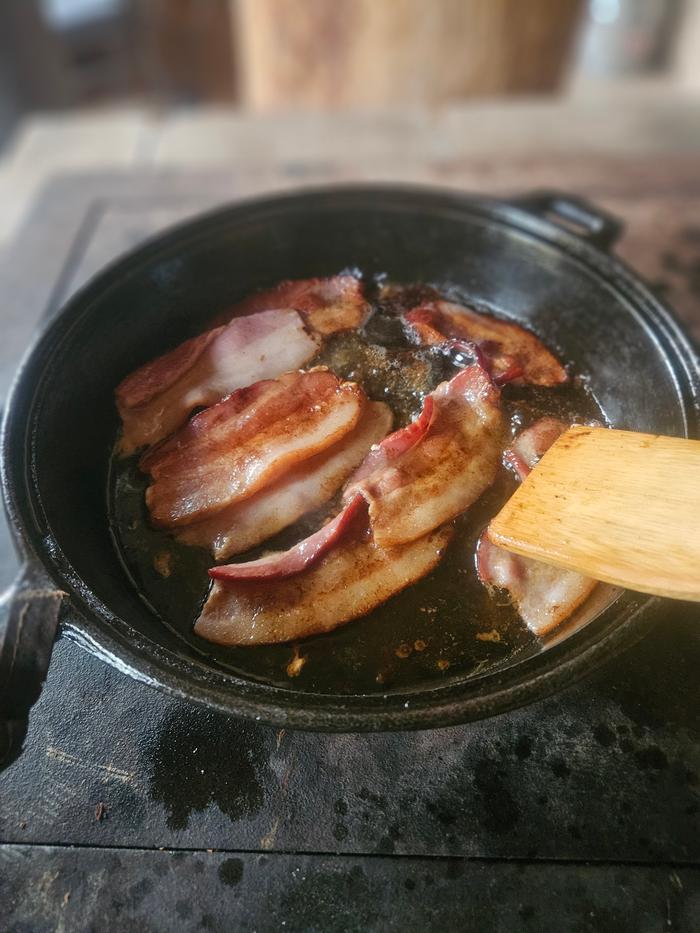 Frying bacon