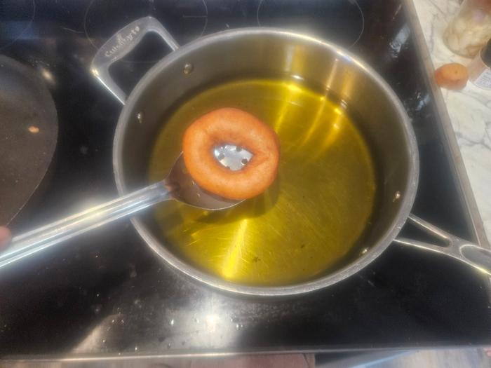 Frying donut