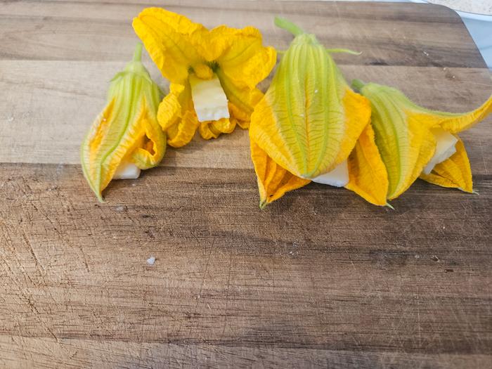 Stuffing flowers 