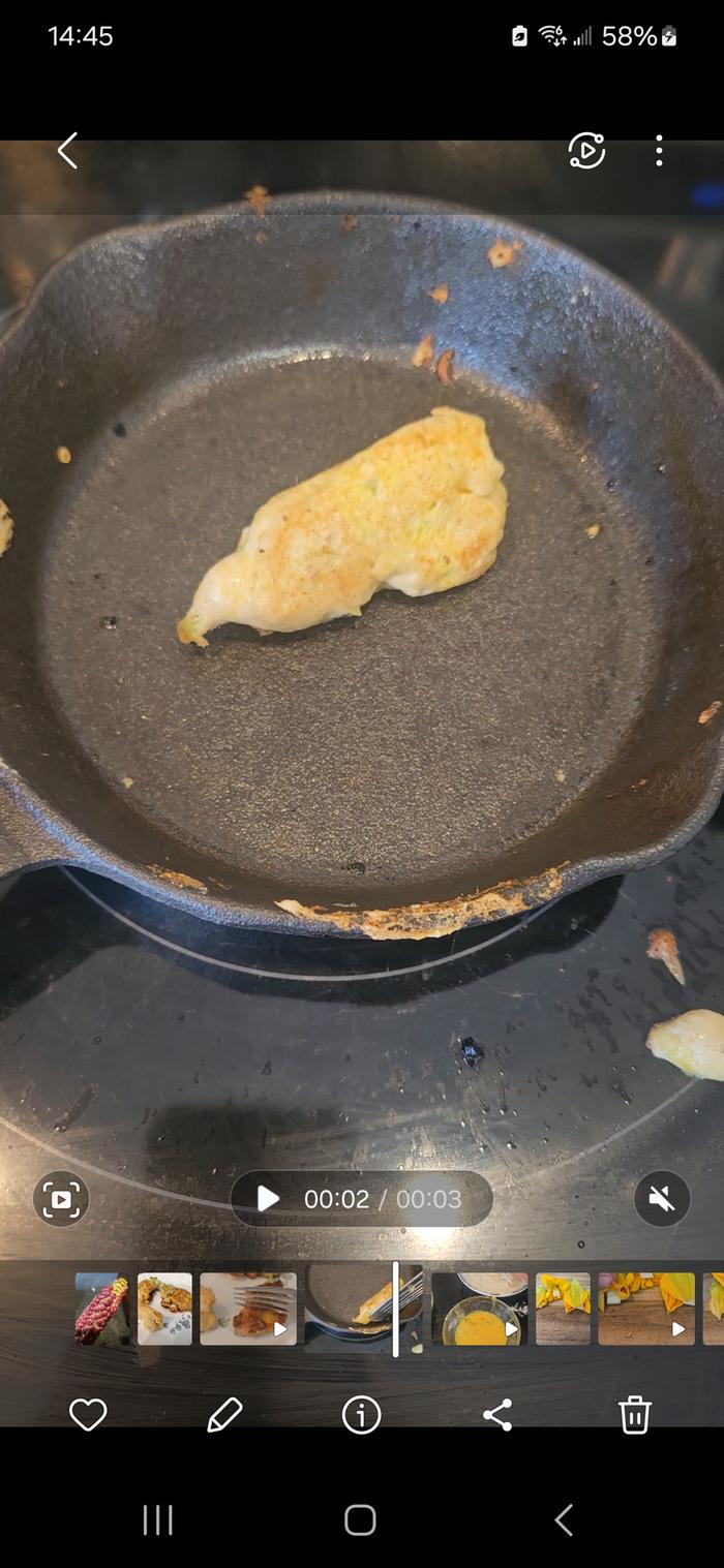 Frying squash blossoms fritters