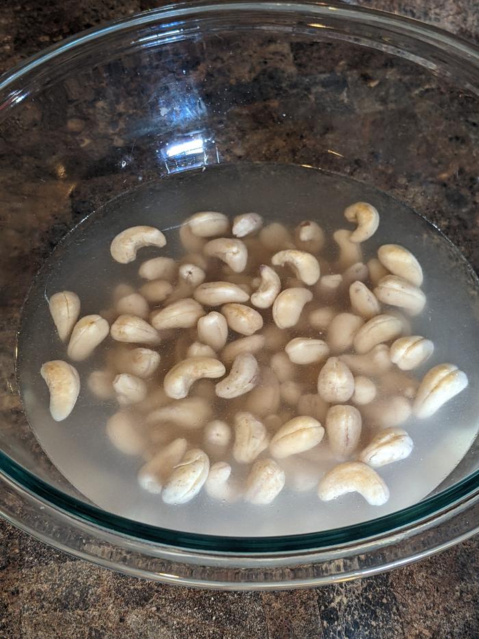 Soaking cashews