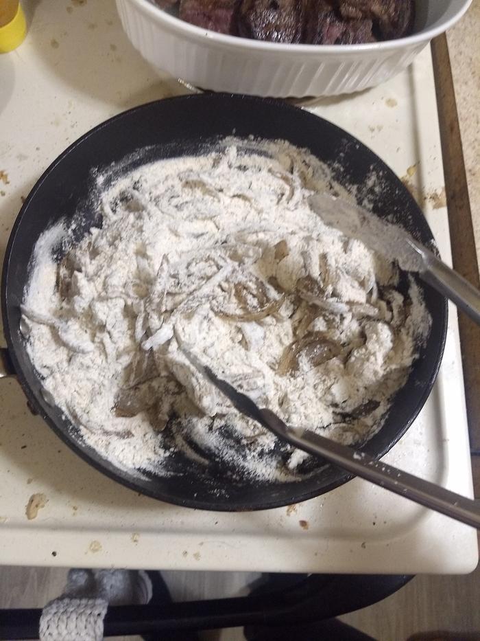 Onions with flour.