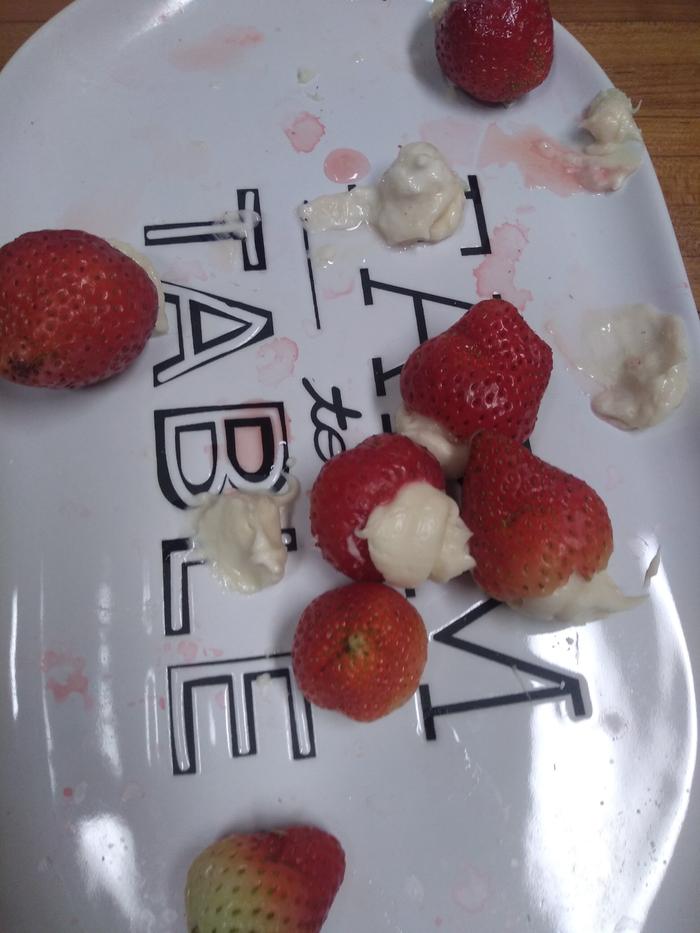Cheesecake filled strawberries