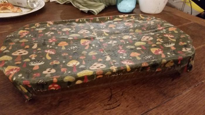 My largest beeswax wrap, made especially to fit my large pyrex casserole dishes. 