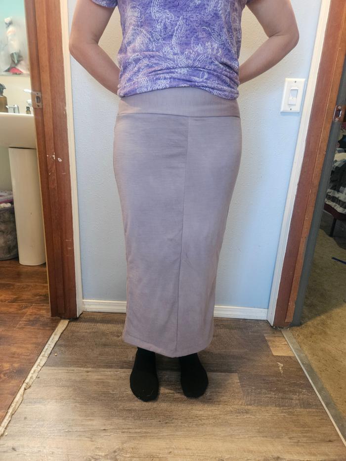 Finished skirt, fitting nicely. I'm wearing it today while I play the organ for a group of singers for the first time.