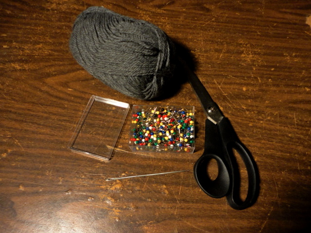 These are the tools and supplies I am using. The yarn is wool.