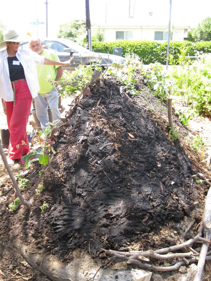  hugel in front yard build spring 2012