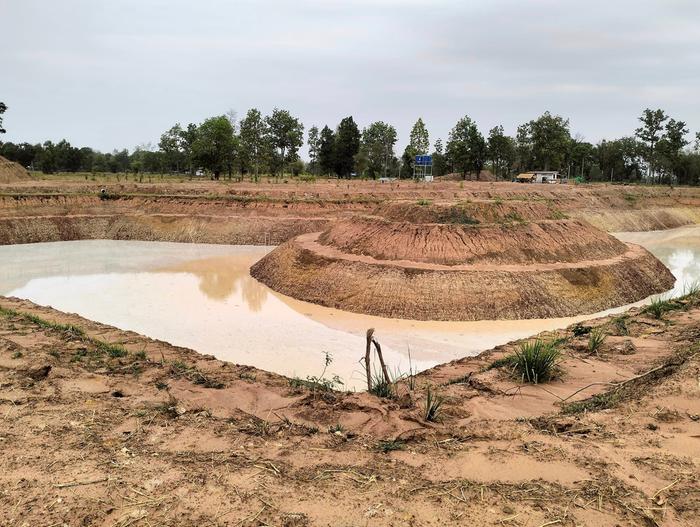 29th of March the first rain, (we opened the dams of the rice fields around us which brought a lot of water)