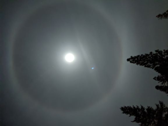 Ring around the moon tonight