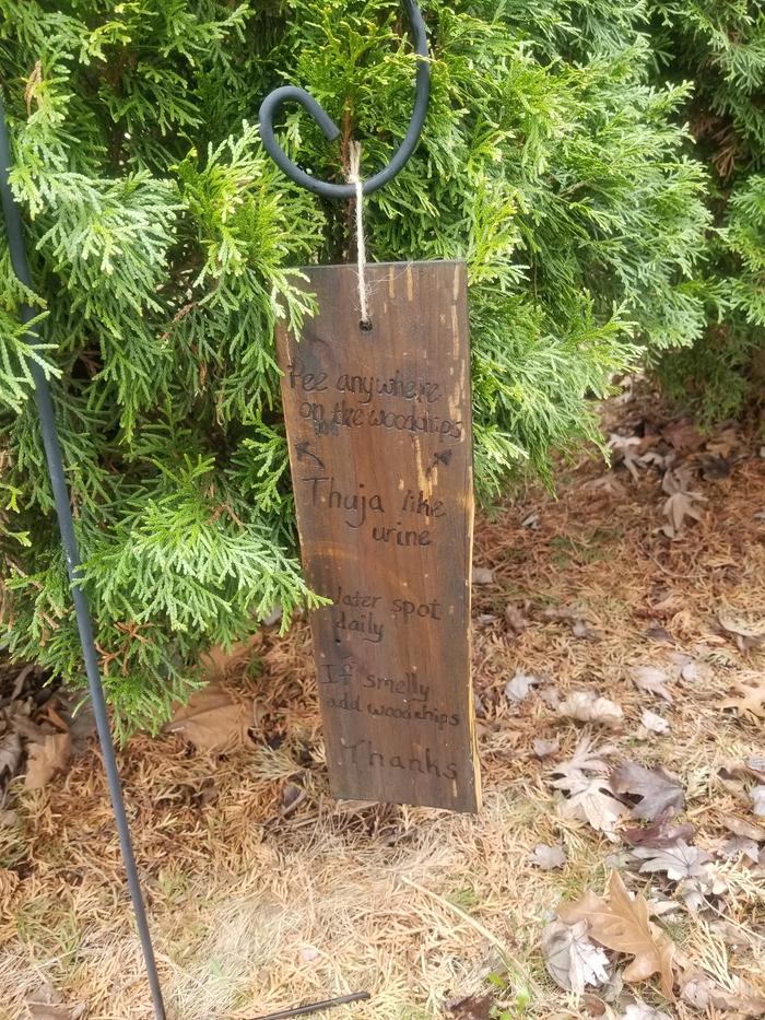 pee here sign 