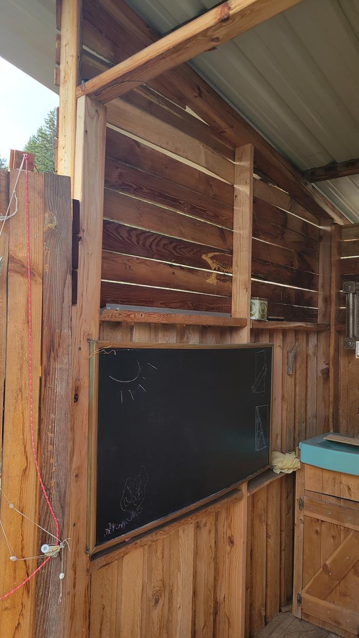 Willow Feeder, with no coat hooks!