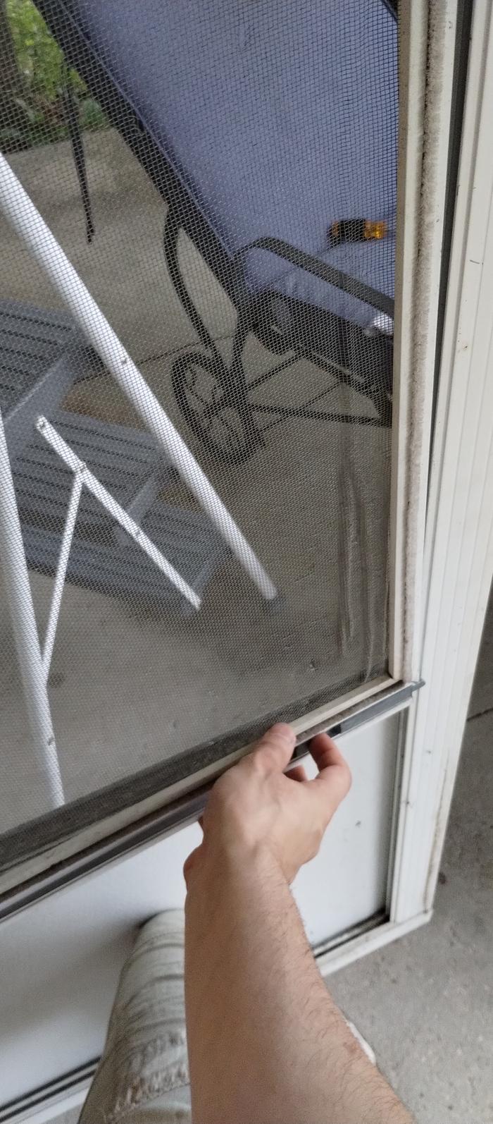reinstalling door screen