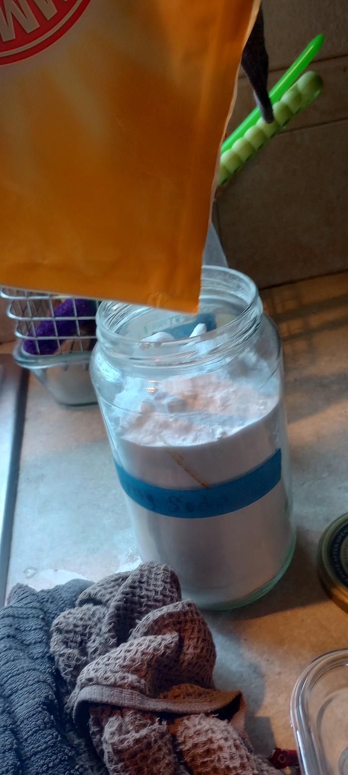 Baking soda shaker jar