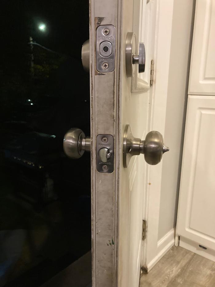 New locking door knob installed