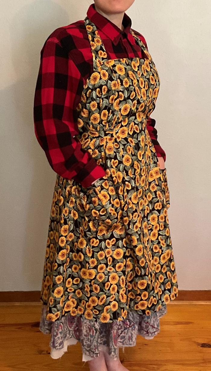 [Thumbnail for cropped-apron.jpg]