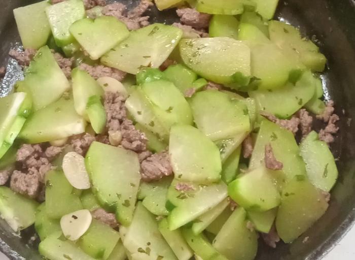 Stir fried with grilled diced beef