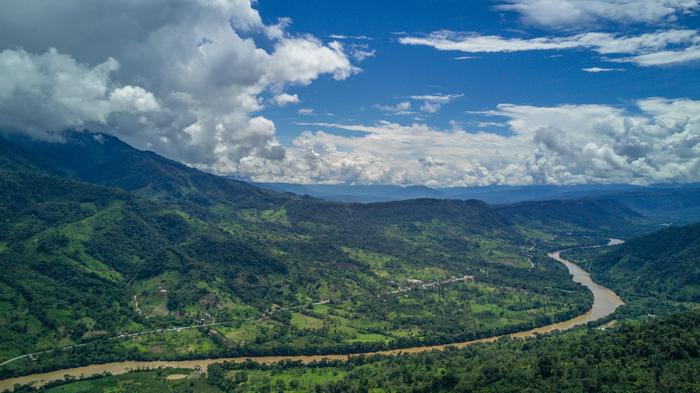 [Thumbnail for VALLEY___tropical_farm_for_sale_Ecuador_.jpg]