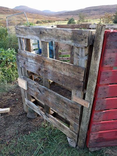 diy shed build from pallets