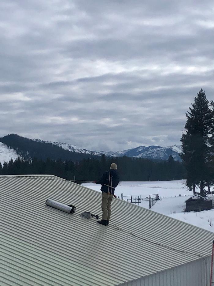 Danger Dez on the slippery roof