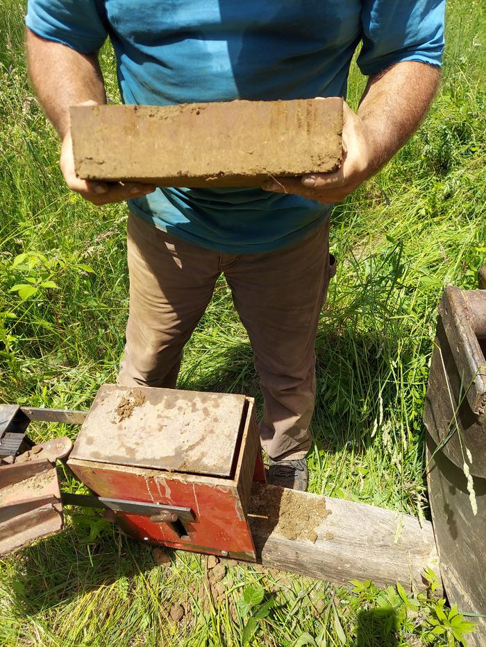 Now there's brick! Will it hold up a ton of weight? A building?