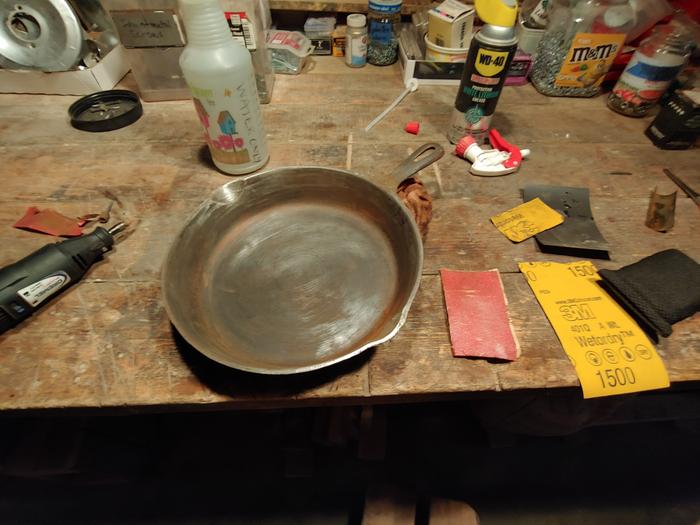 [Thumbnail for sanding-iron-skillet.jpg]
