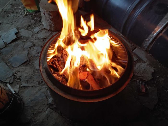 Smokeless campfire magic