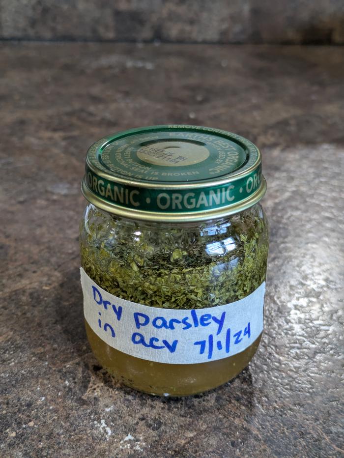 Dried parsley in vinegar