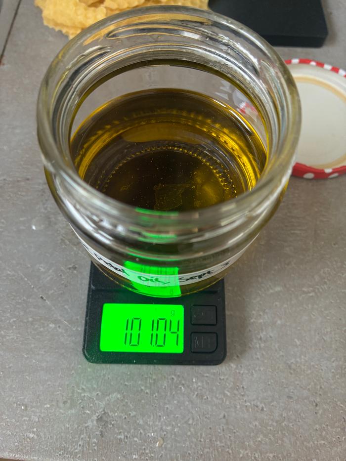 Weight of oil extract.